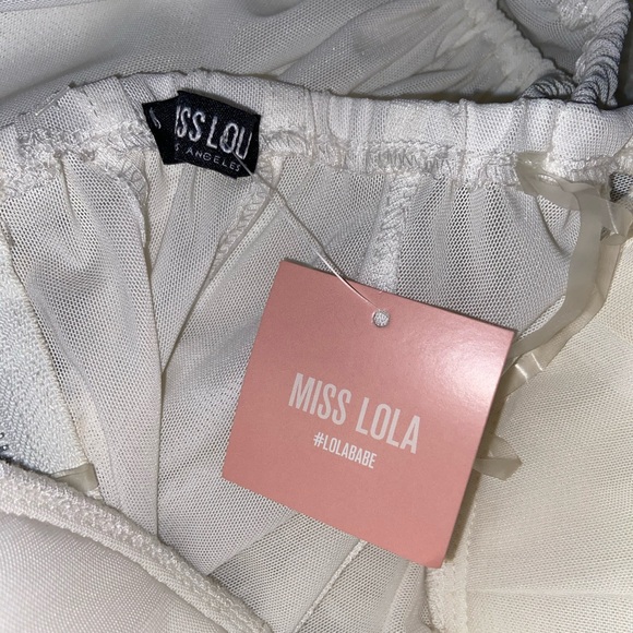 Miss Lola White Off-Shoulder Sheer Corset Top with Puff Sleeves - Picture 3 of 4